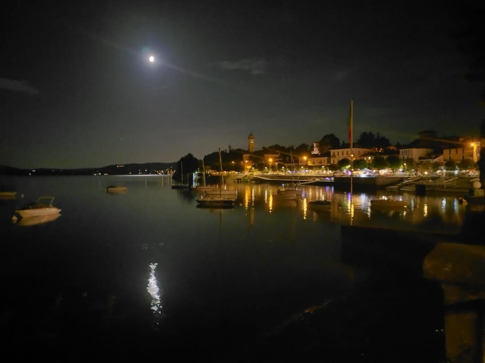 Ferienwohnung Casa Del Lago Maggiore Lesa Exterior foto